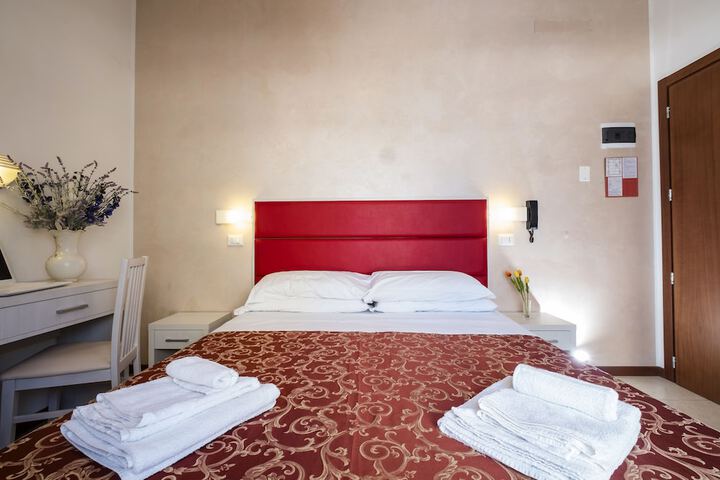Room 2 of 22