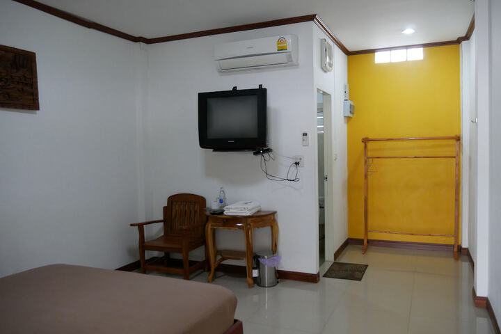 Room 35 of 38