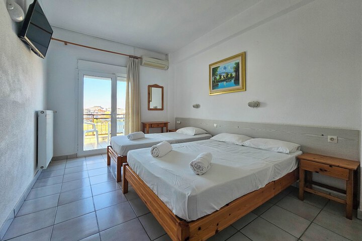 Room 5 of 14