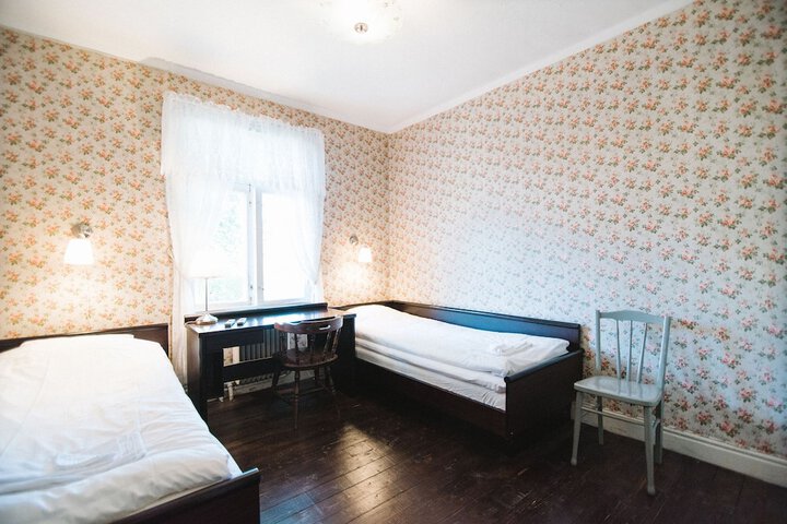 Room 3 of 18