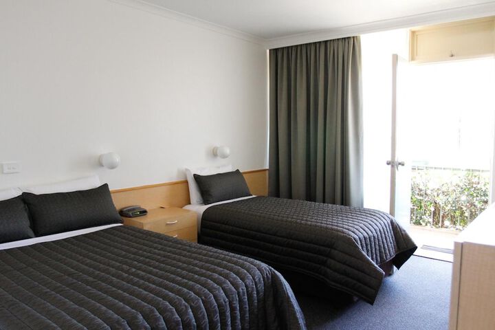 Room 7 of 28