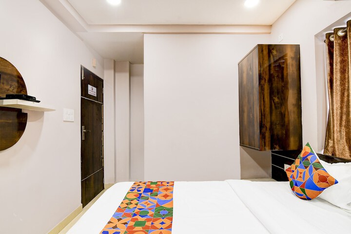 Room 12 of 27