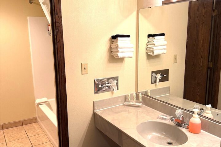Room 140 of 202