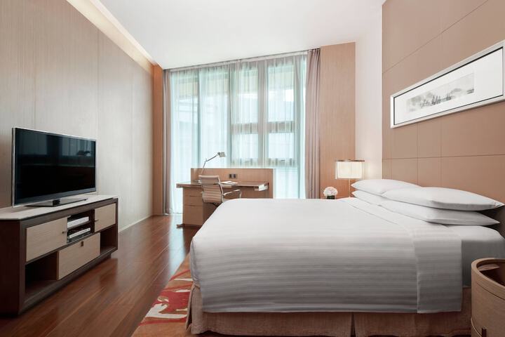 Room 8 of 51
