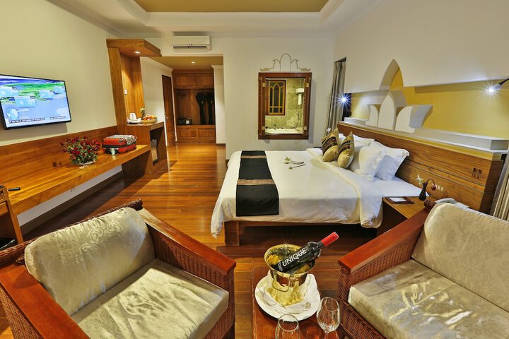Room 10 of 34