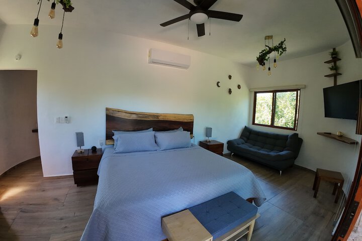 Room 2 of 62