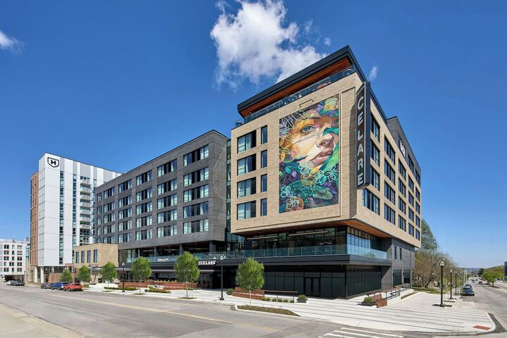 Hotel 93 of 95