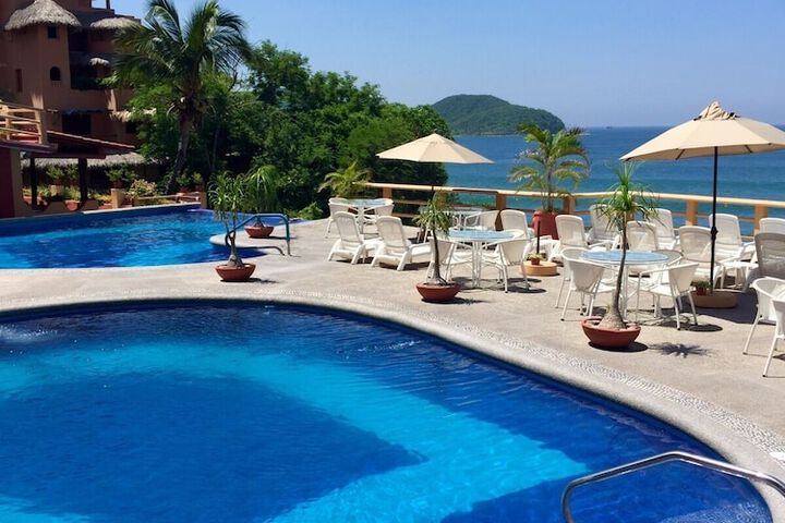 Pool Hotel