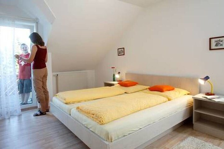 Room 3 of 9