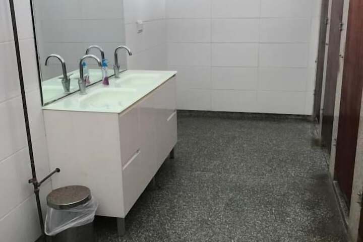 Room 12 of 18