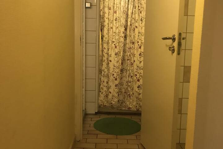 Room 28 of 50