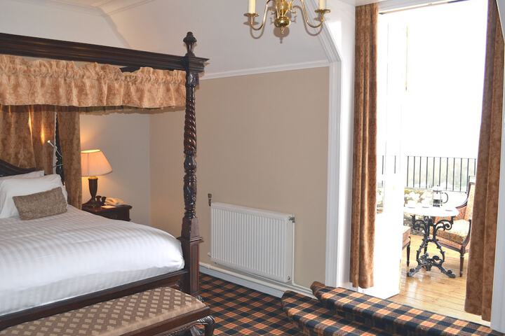 Room 21 of 110