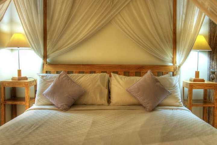 Room 4 of 20
