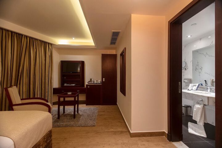 Room 175 of 420