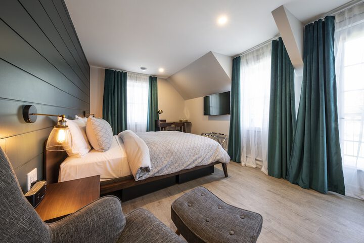 Room 8 of 48