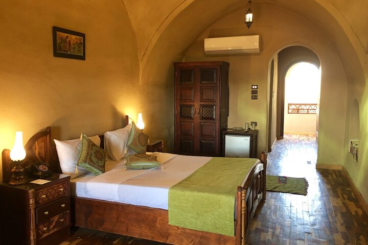 Room 53 of 193