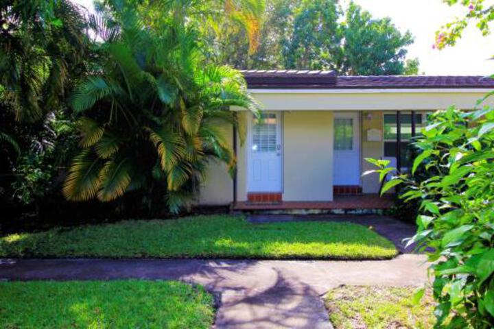 Tropical Getaway Studio 628B in Fort Lauderdale, FL