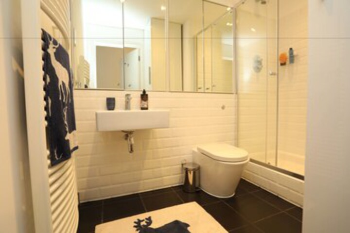 Room 3 of 47