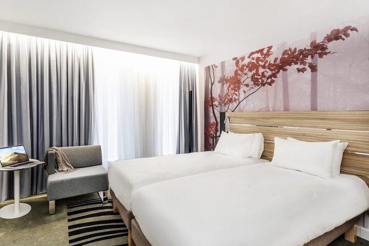 Room 28 of 119