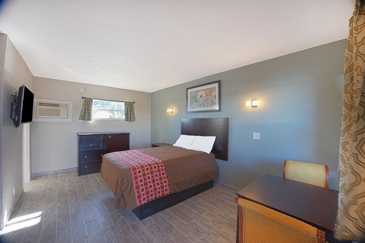1 King Bed with Kitchenette (62 of 68)