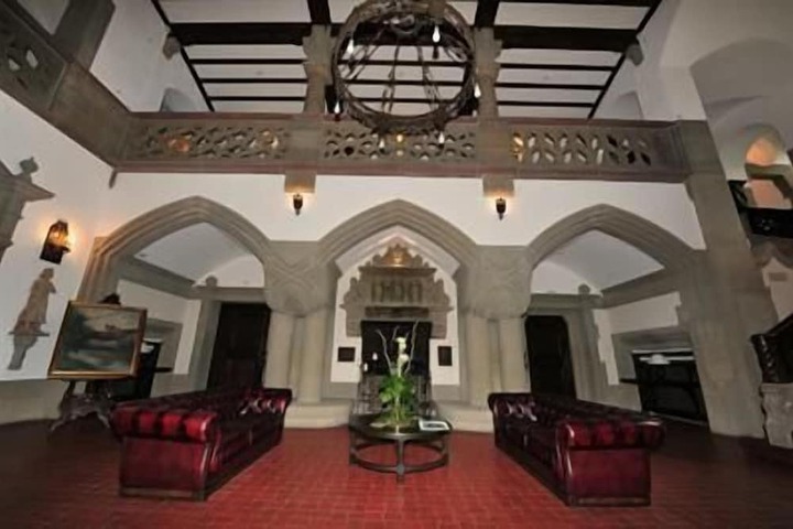 Hotel Interior 4 of 114