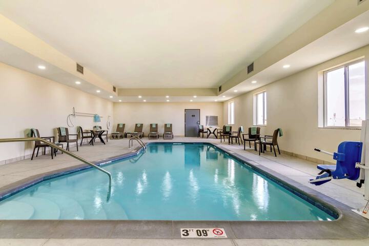 Pool 31 of 44