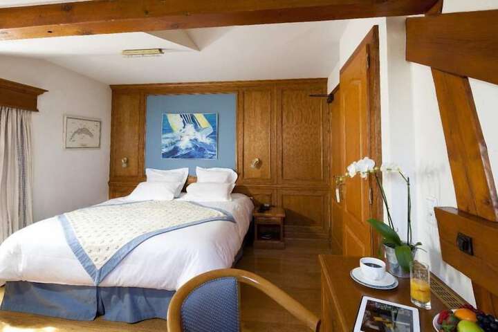 Room 6 of 46