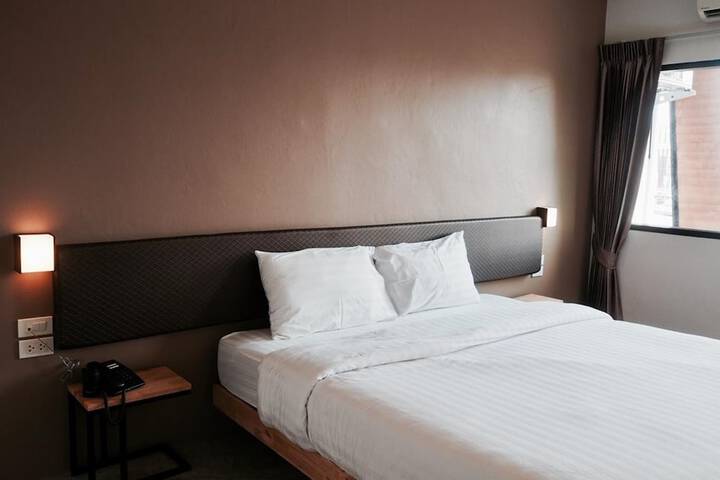 Room 8 of 47