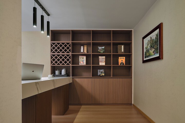 Room 6 of 49