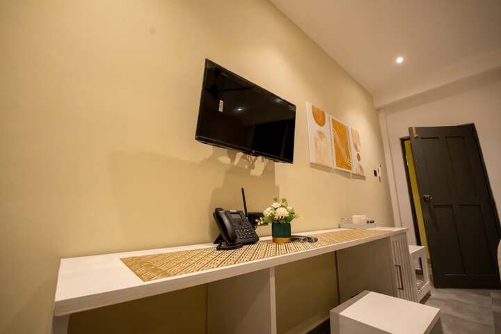 Room 20 of 38