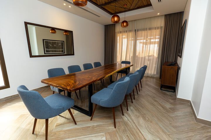 Room 32 of 53