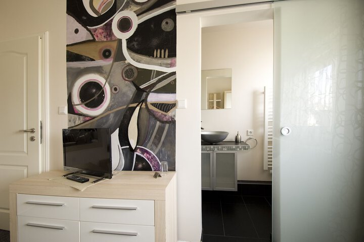 Room 42 of 57