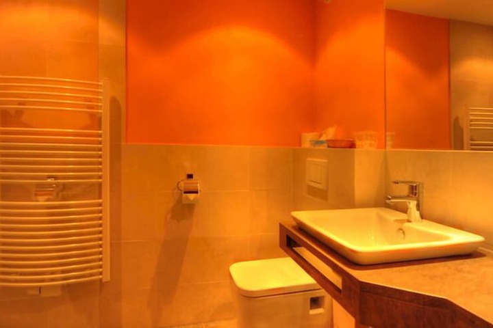 Room 30 of 87