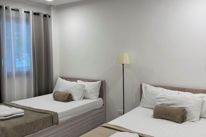 Room 2 of 37