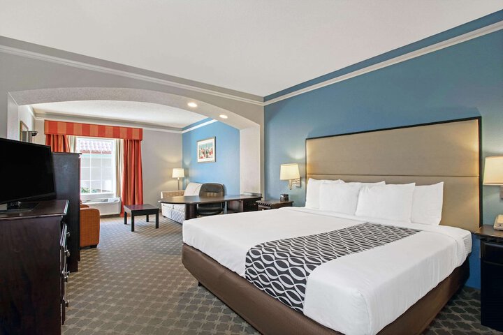 1 King Bed (28 of 36)