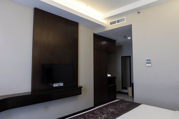 Room 27 of 71