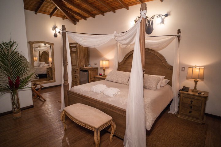 Room 4 of 28