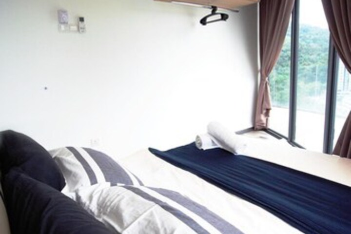 Room 25 of 31