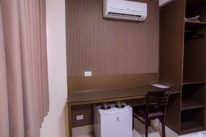 Room 42 of 76