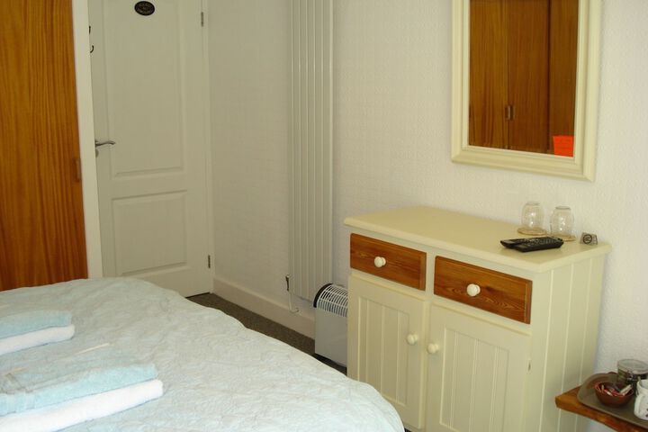 Room 11 of 12
