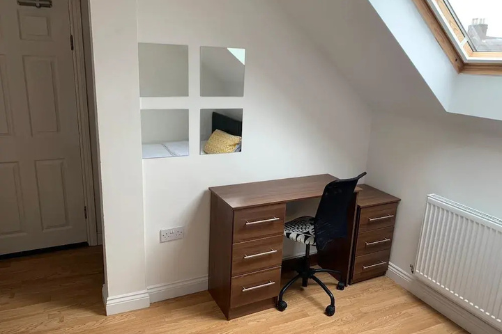 Room 3 of 11