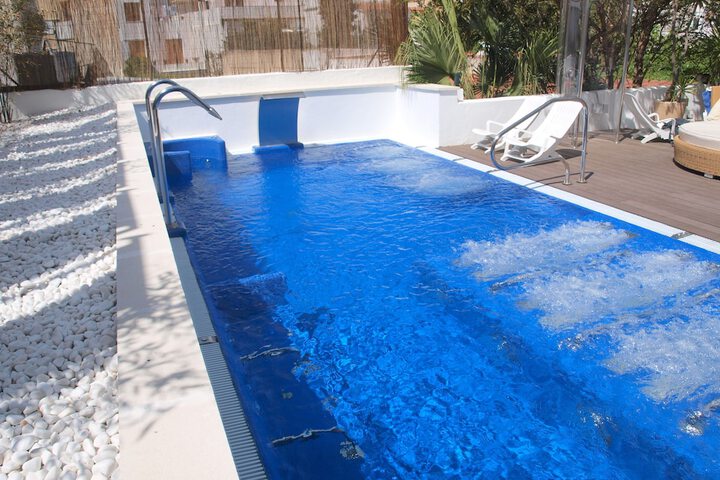 Pool 40 of 53
