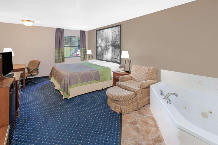 1 King Bed (13 of 13)