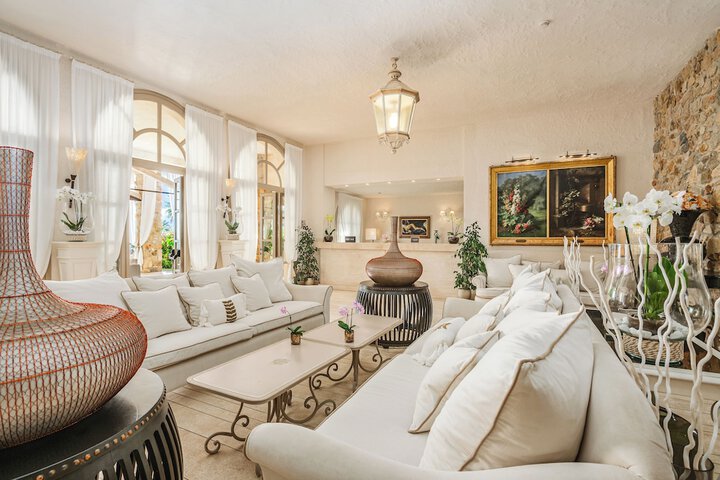Guest Lobby