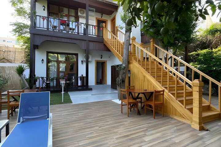 Hotel Exterior 129 of 130
