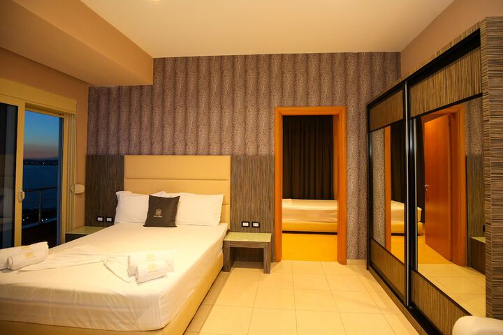 Room 72 of 218