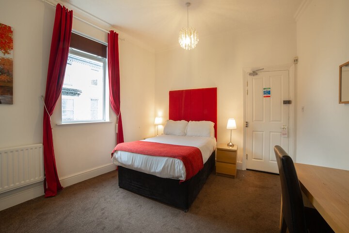 Room 7 of 34