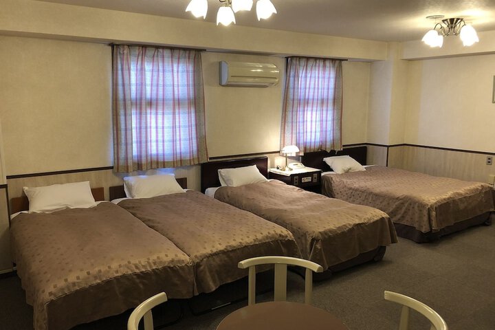 Room 3 of 71