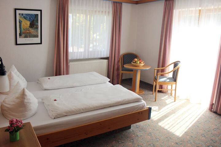 Room 10 of 36