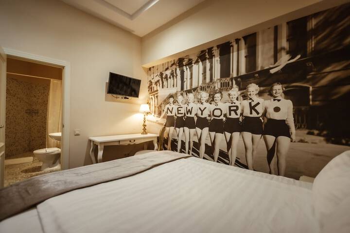 Room 9 of 47